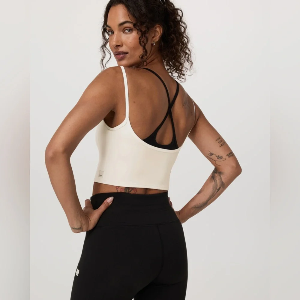 NWT Vuori Daily Layered Tank in Marshmallow - Picture 5 of 10